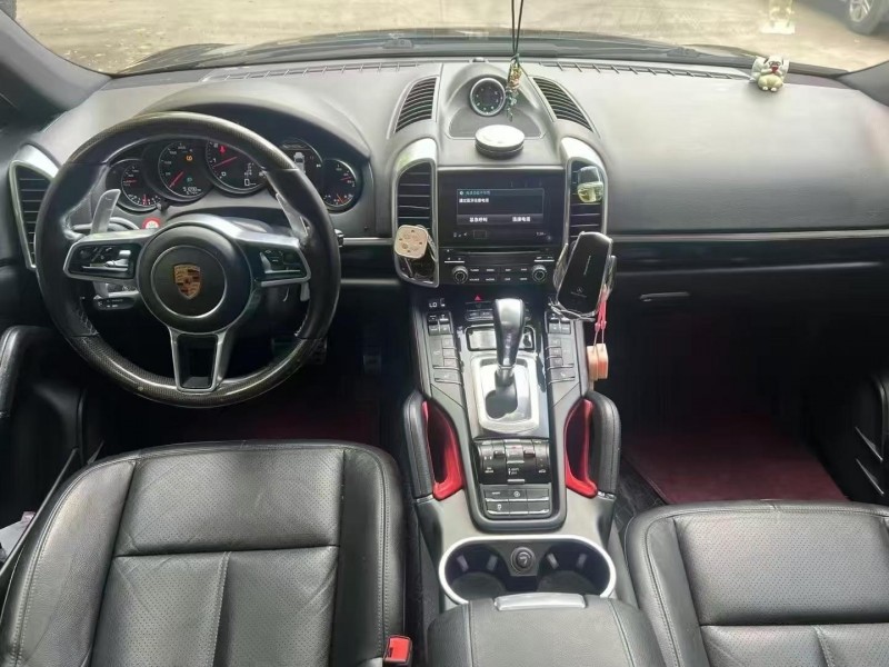 深圳18年保時捷卡宴3