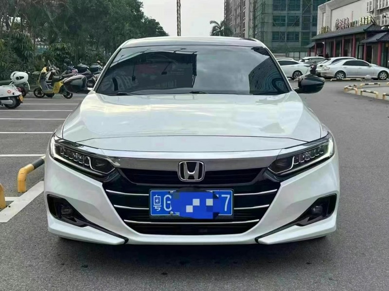 深圳22年本田雅阁1