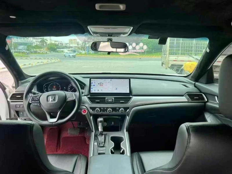 深圳22年本田雅阁4