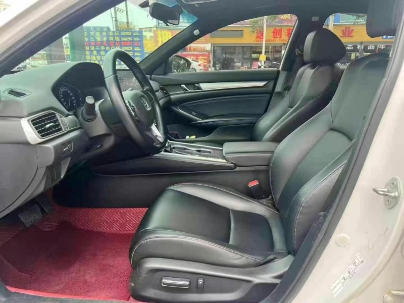 深圳22年本田雅阁5