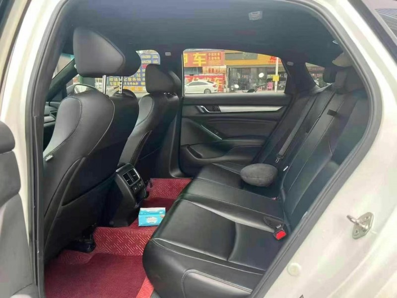 深圳22年本田雅阁6