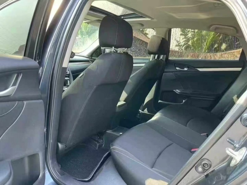 深圳21年本田思域7