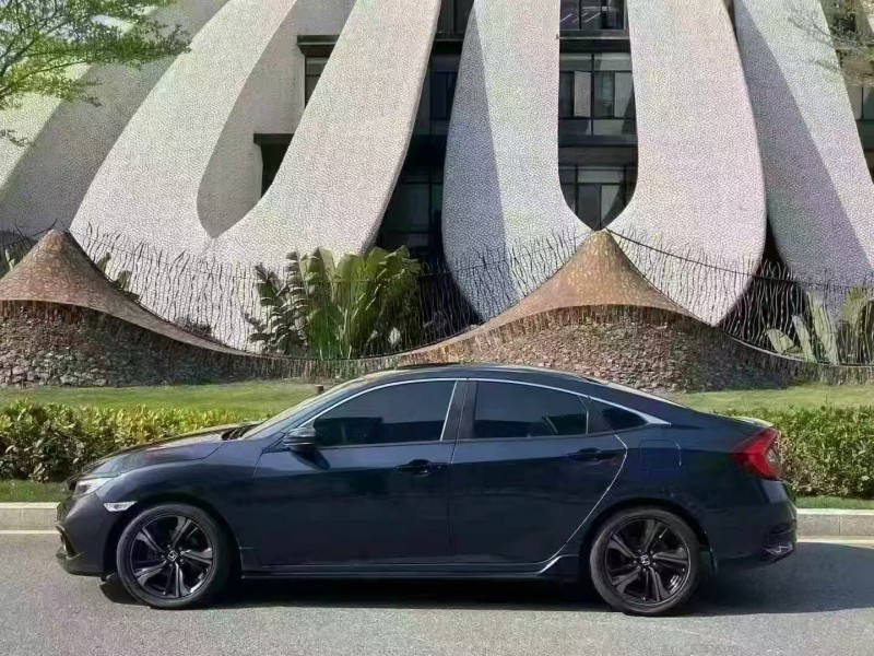 深圳21年本田思域8