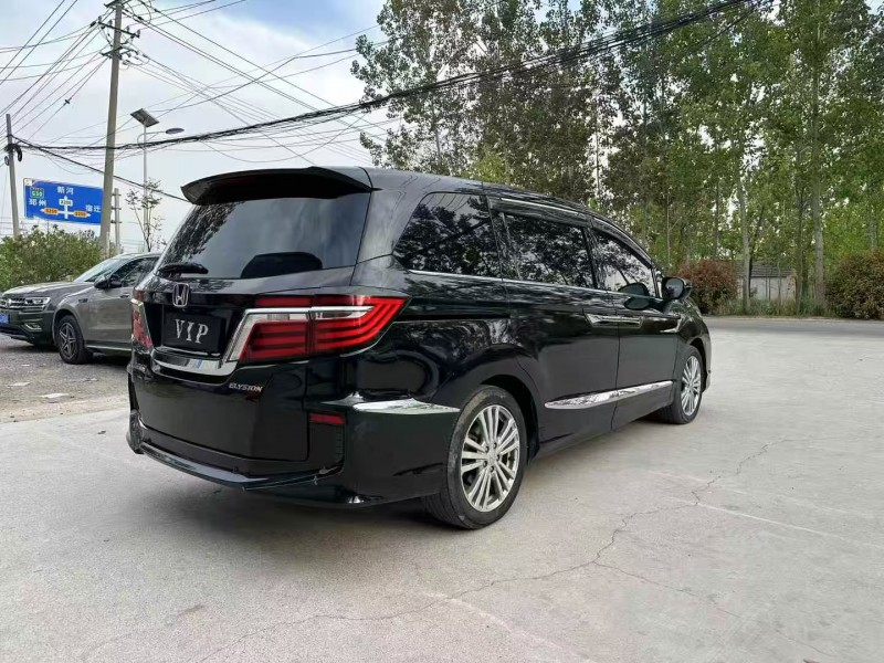 徐州17年本田艾力绅8