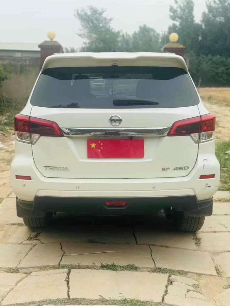 鶴壁19年日產途達5