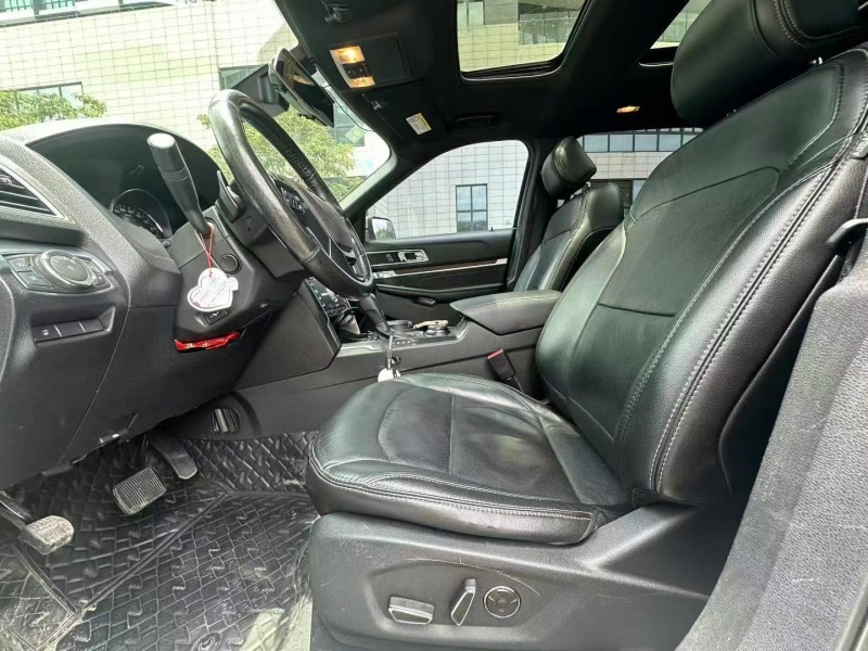 佛山17年福特探险者4