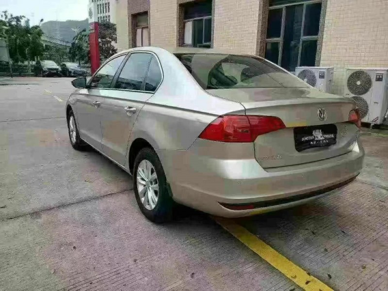 深圳17年大眾寶來8