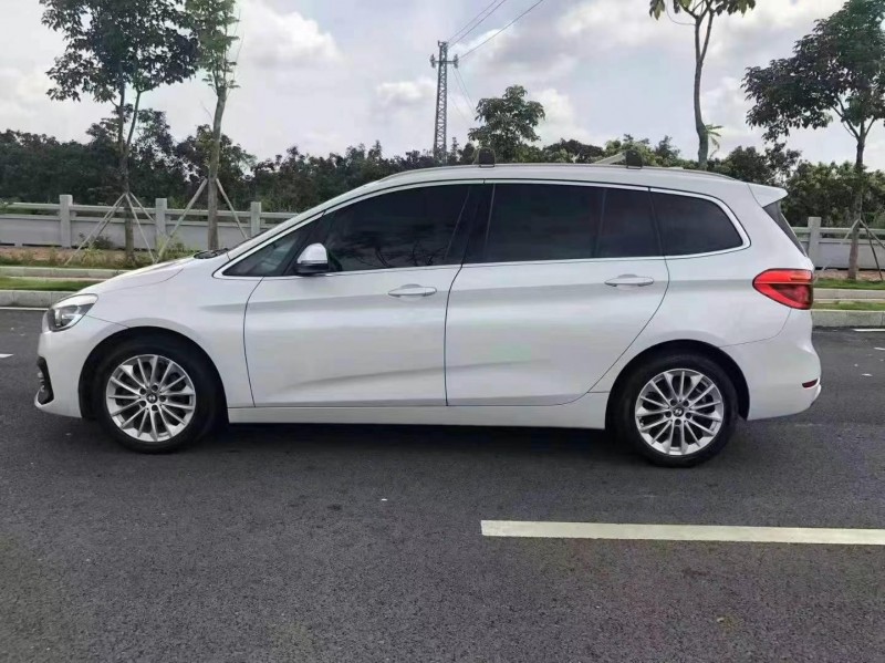 廣州19年寶馬2系7