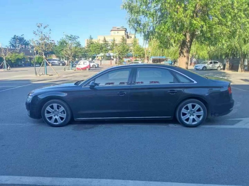 青岛13年奥迪A8L6