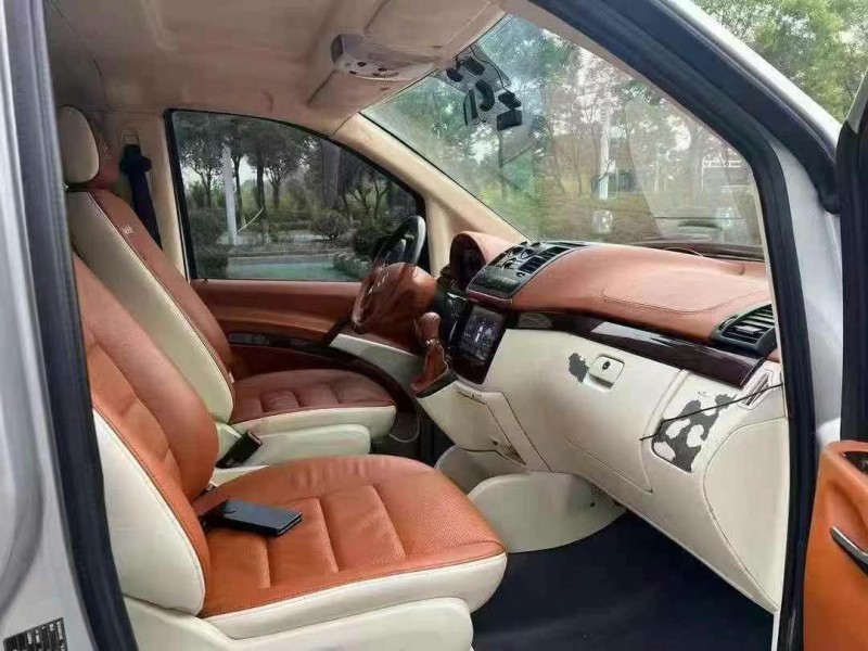 徐州14年奔驰威霆4