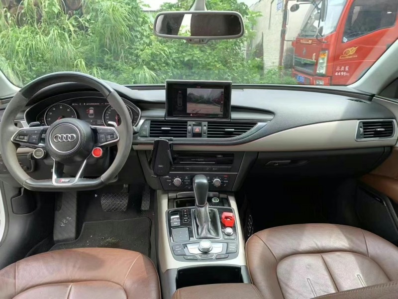 广州18年奥迪A7L8