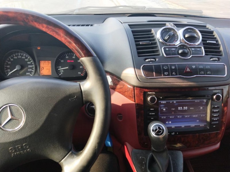 青岛13年奔驰威霆6