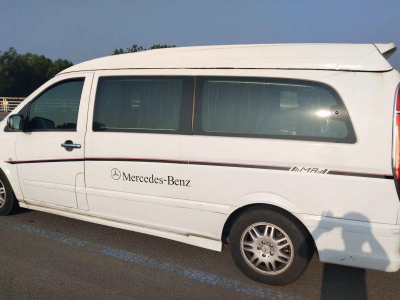 青岛13年奔驰威霆8