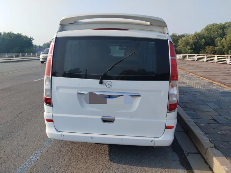 青岛13年奔驰威霆9