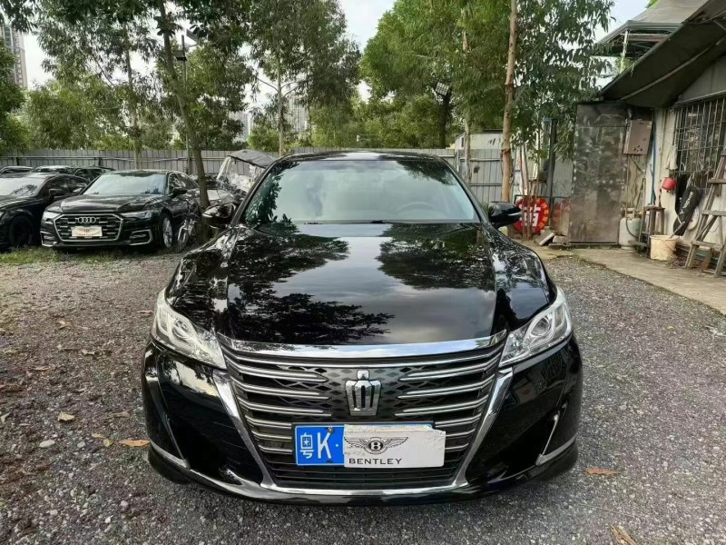 廣州17年豐田皇冠1