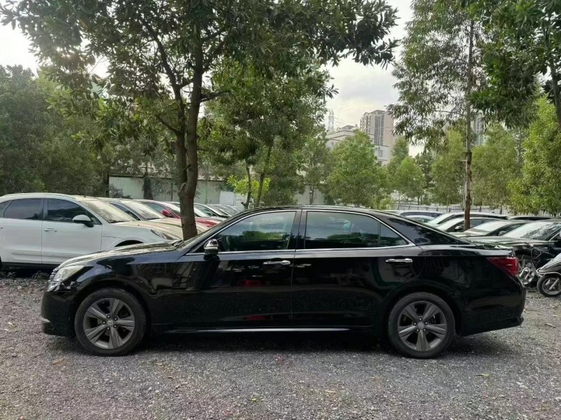 廣州17年豐田皇冠6