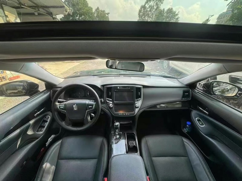 廣州17年豐田皇冠8