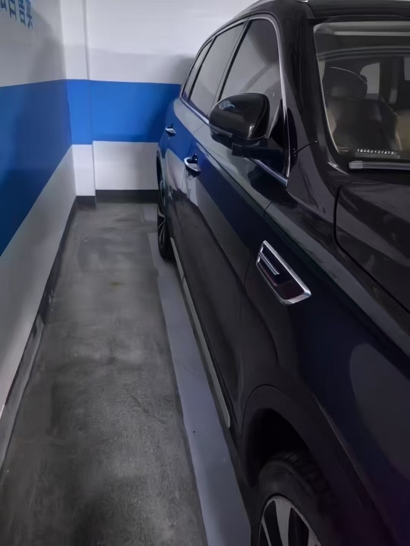 濟南20年紅旗HS72