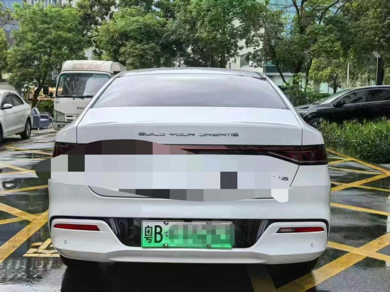 深圳22年比亚迪秦8