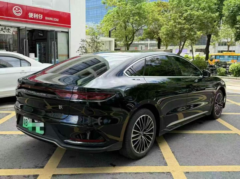 深圳23年比亚迪汉8