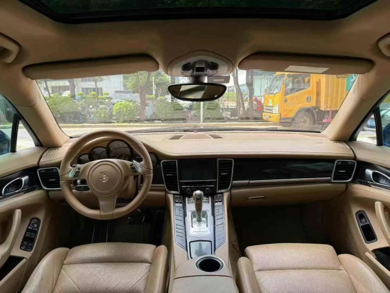 深圳15年保時捷帕拉梅拉4