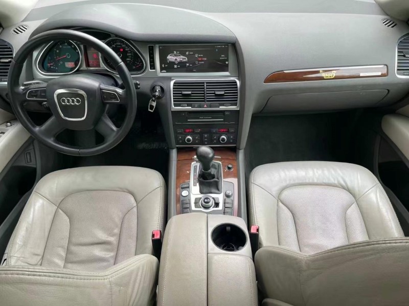 济南10年奥迪Q74