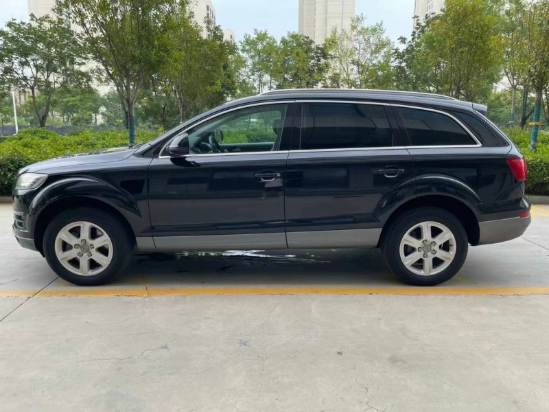 济南10年奥迪Q78