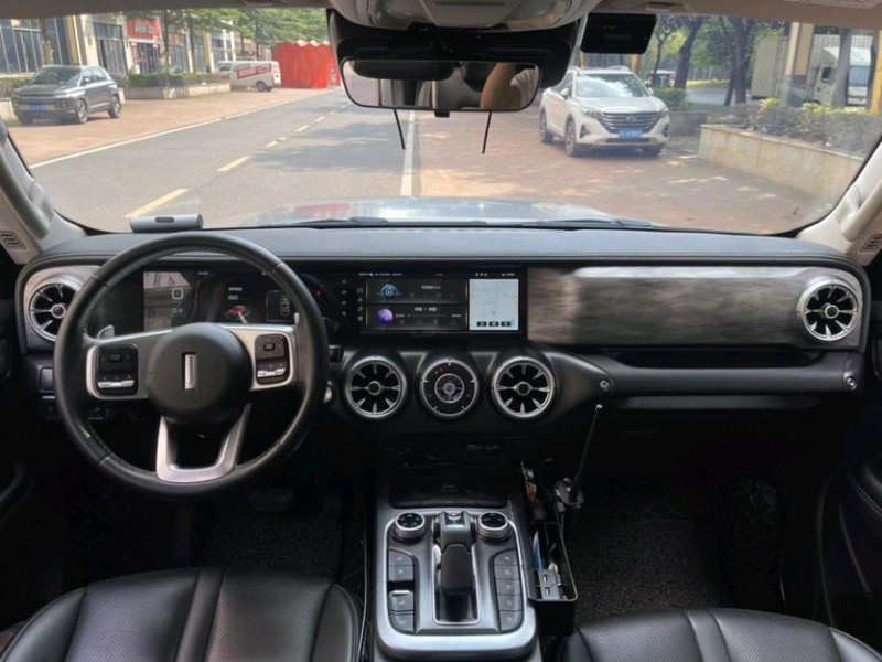 東莞21年長城汽車坦克5