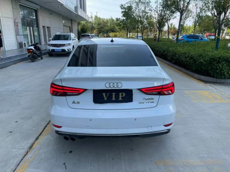 青岛19年奥迪A39