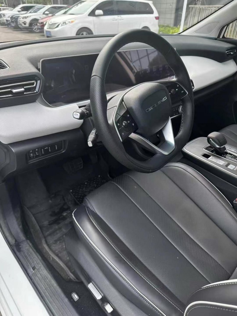 佛山25年北汽新能源EU系列4