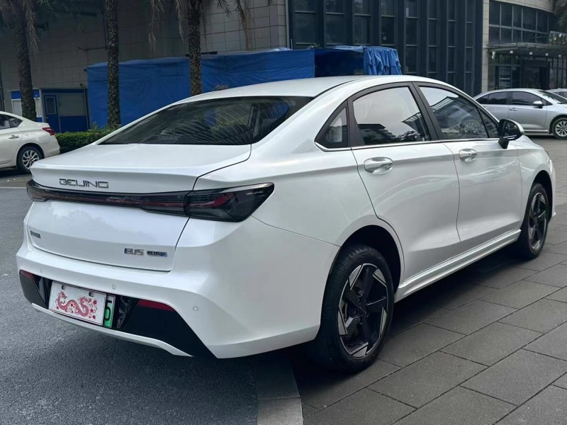 佛山25年北汽新能源EU系列7