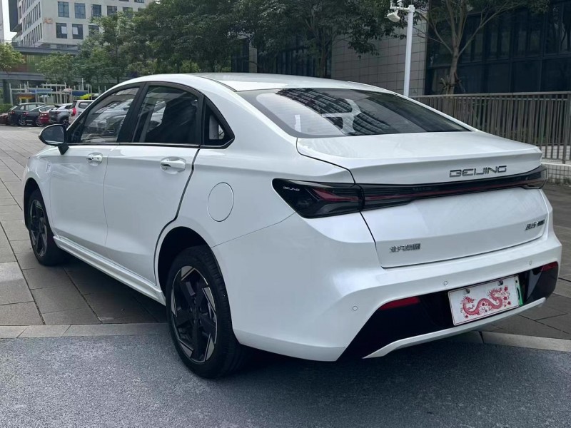 佛山25年北汽新能源EU系列8