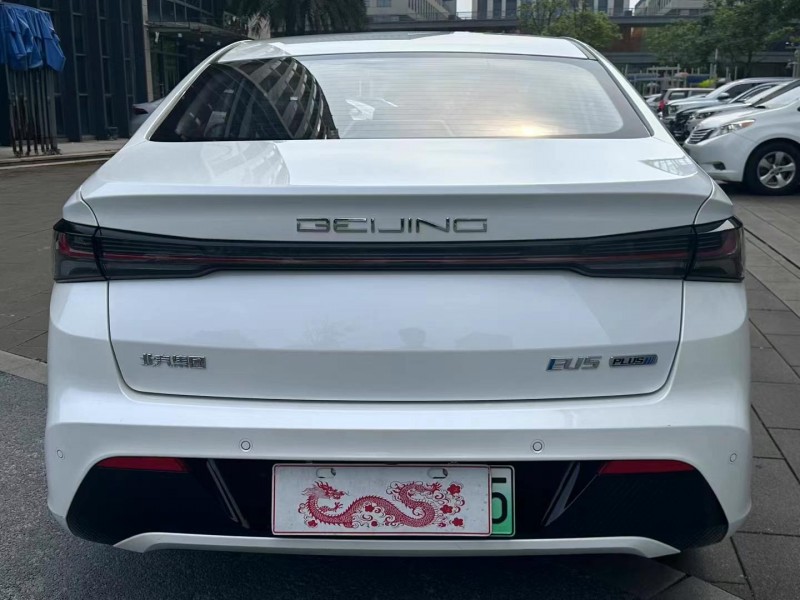 佛山25年北汽新能源EU系列9