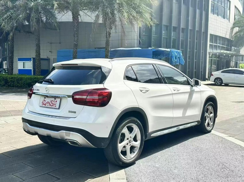 佛山19年奔驰GLA4