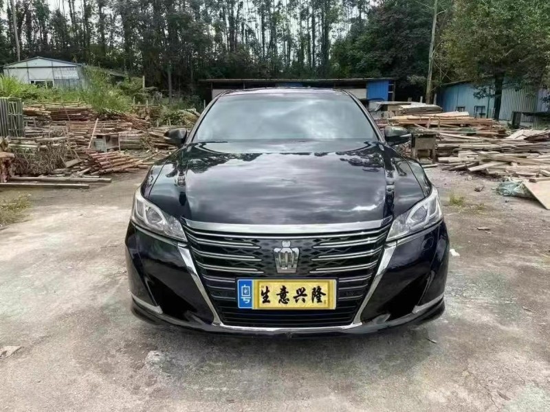 珠海19年豐田皇冠1
