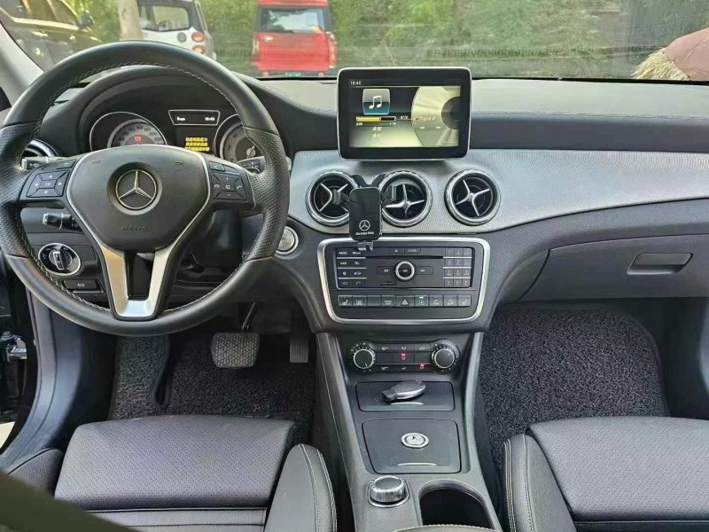 淄博16年奔驰GLA5