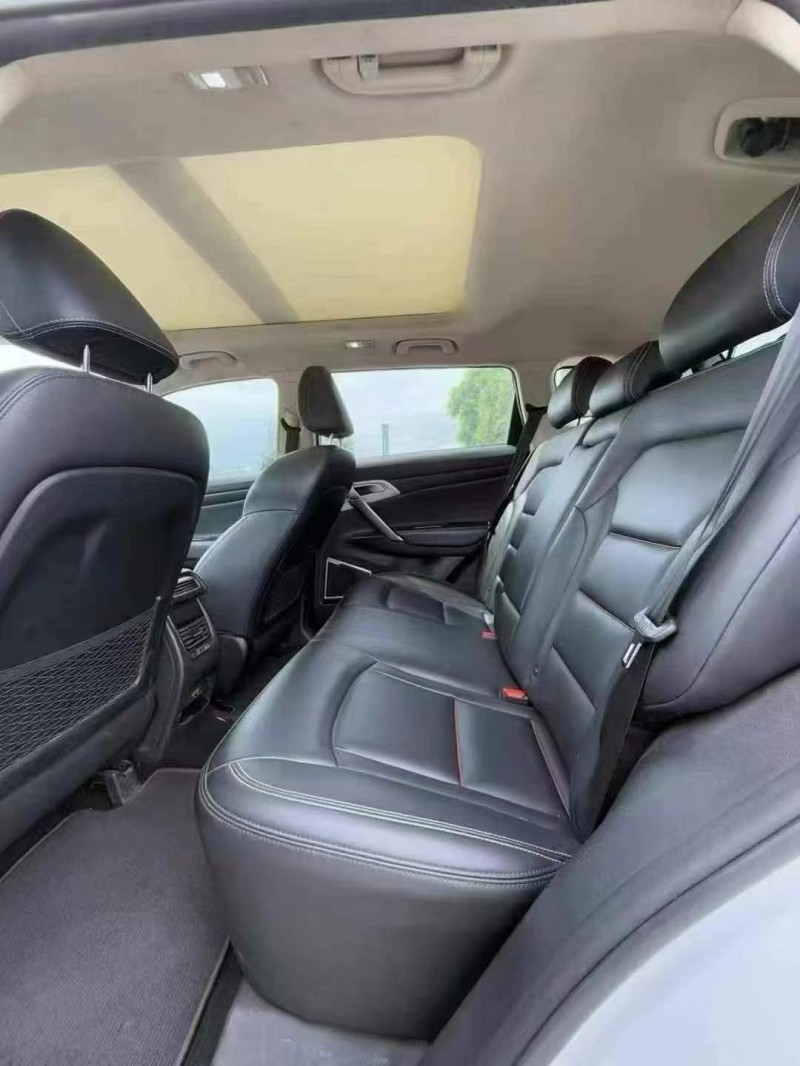 東莞19年吉利博越6