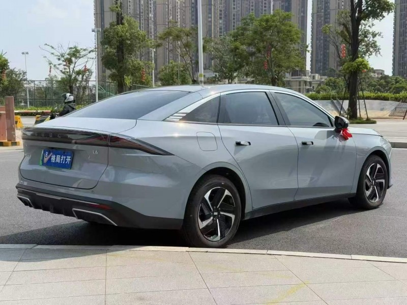 東莞25年吉利遠景8