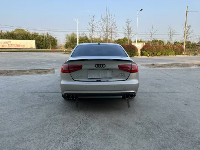 徐州16年奥迪A4L9