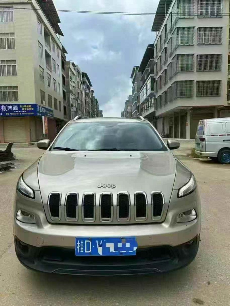 九江16年Jeep自由光1