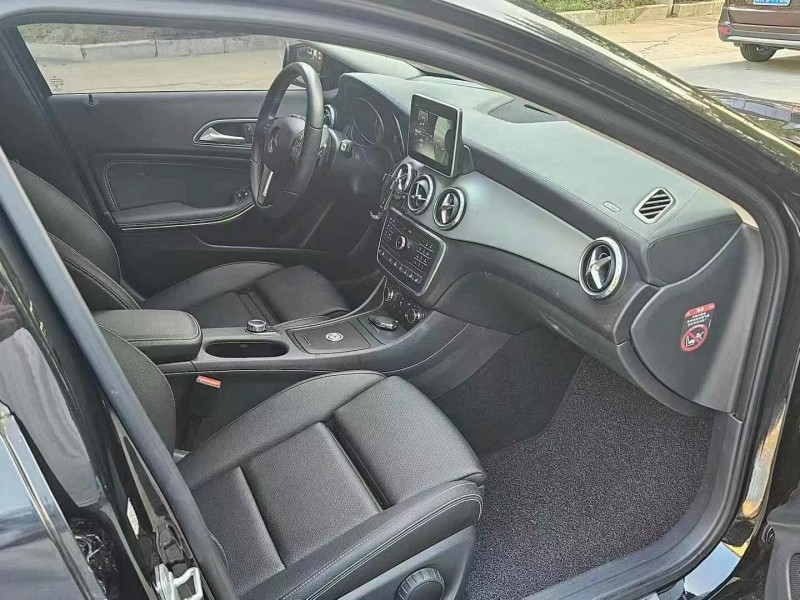 枣庄16年奔驰GLA3