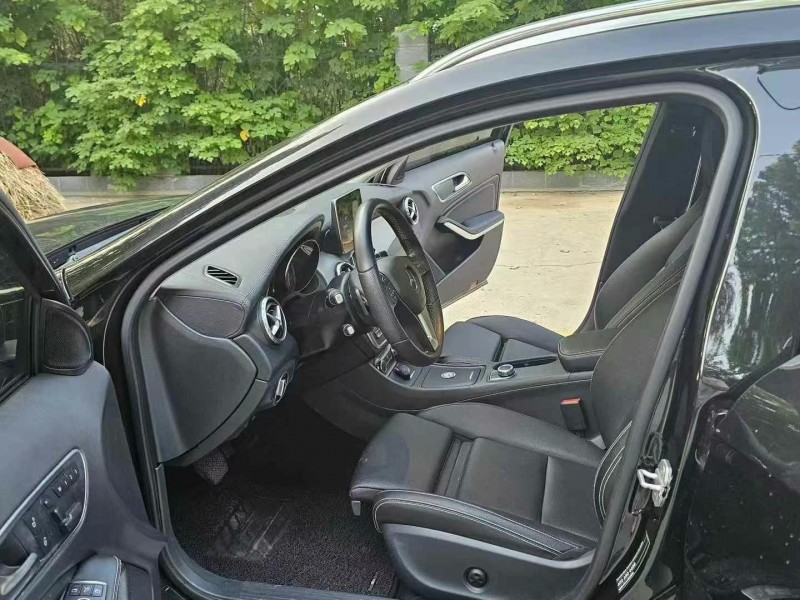 枣庄16年奔驰GLA5