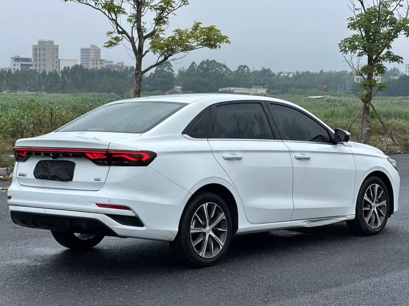 汕頭23年吉利帝豪2