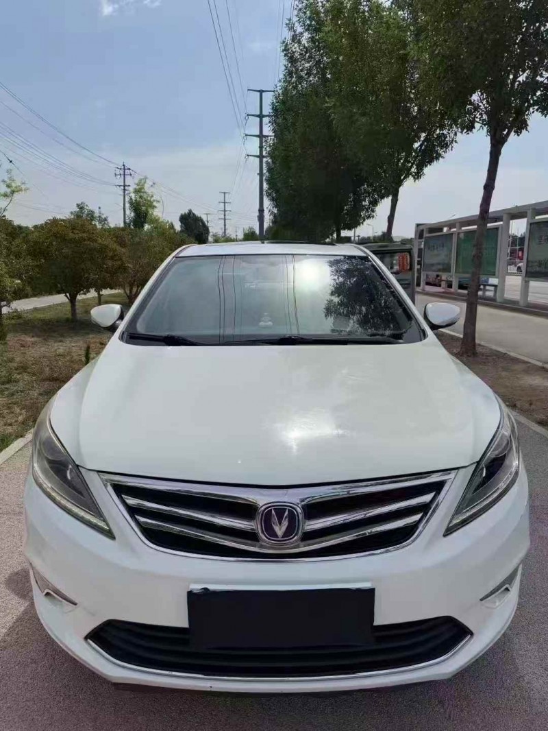 枣庄17年长安汽车逸动1