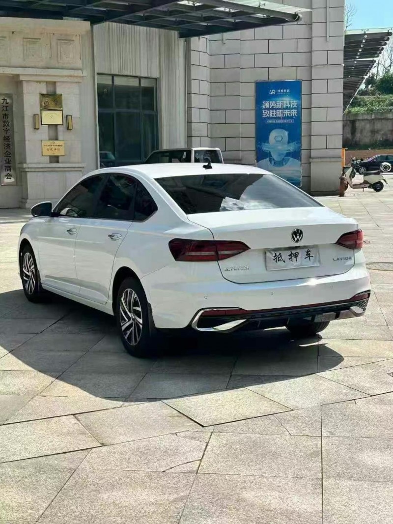 景德镇23年大众朗逸8