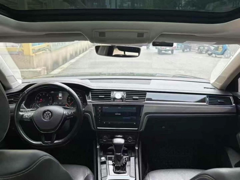 成都18年大众辉昂4