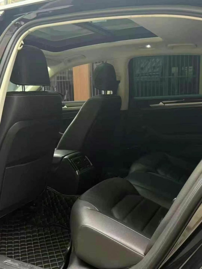 成都18年大众辉昂6