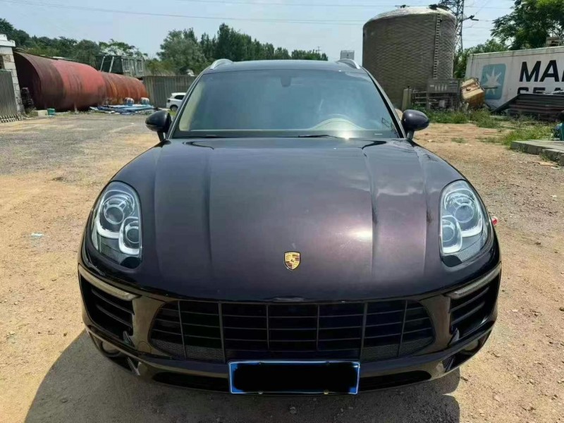 青岛16年保时捷Macan1
