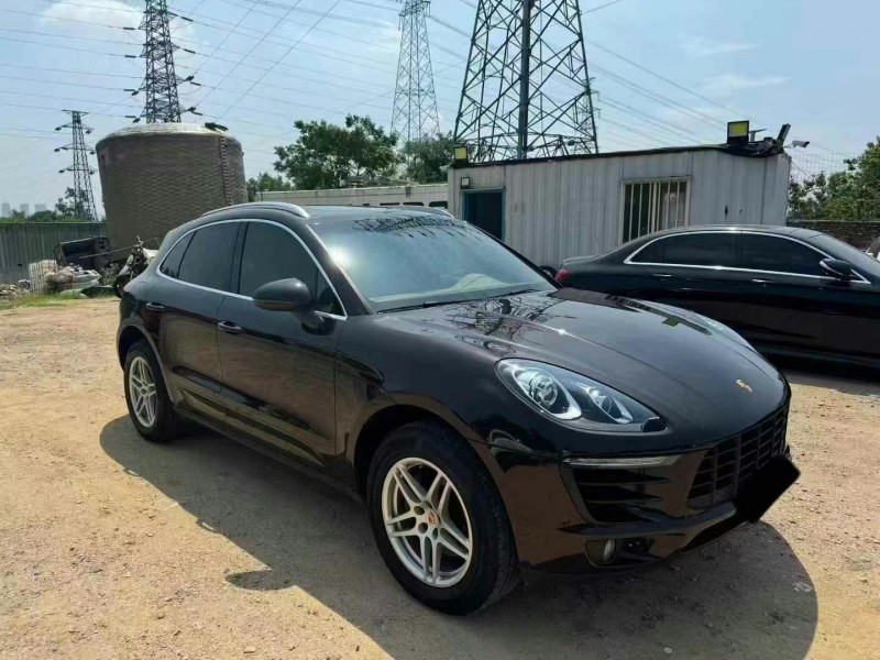 青岛16年保时捷Macan3