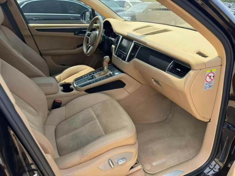 青岛16年保时捷Macan4